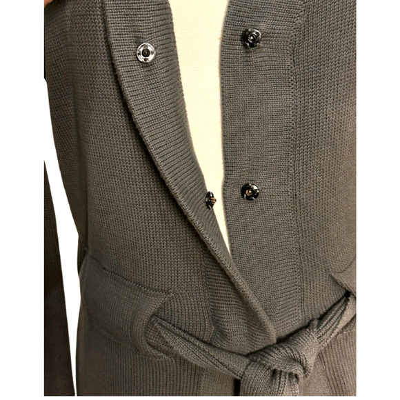 V Fish Gray Belted Snap Front Mid Length Cardigan Large - Picture 3 of 7
